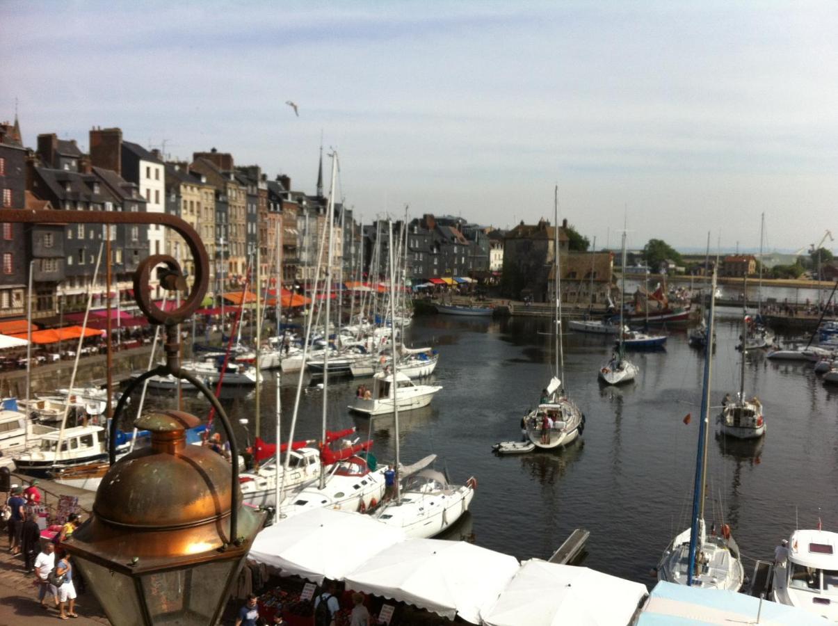Le Key West Apartment Honfleur Bagian luar foto