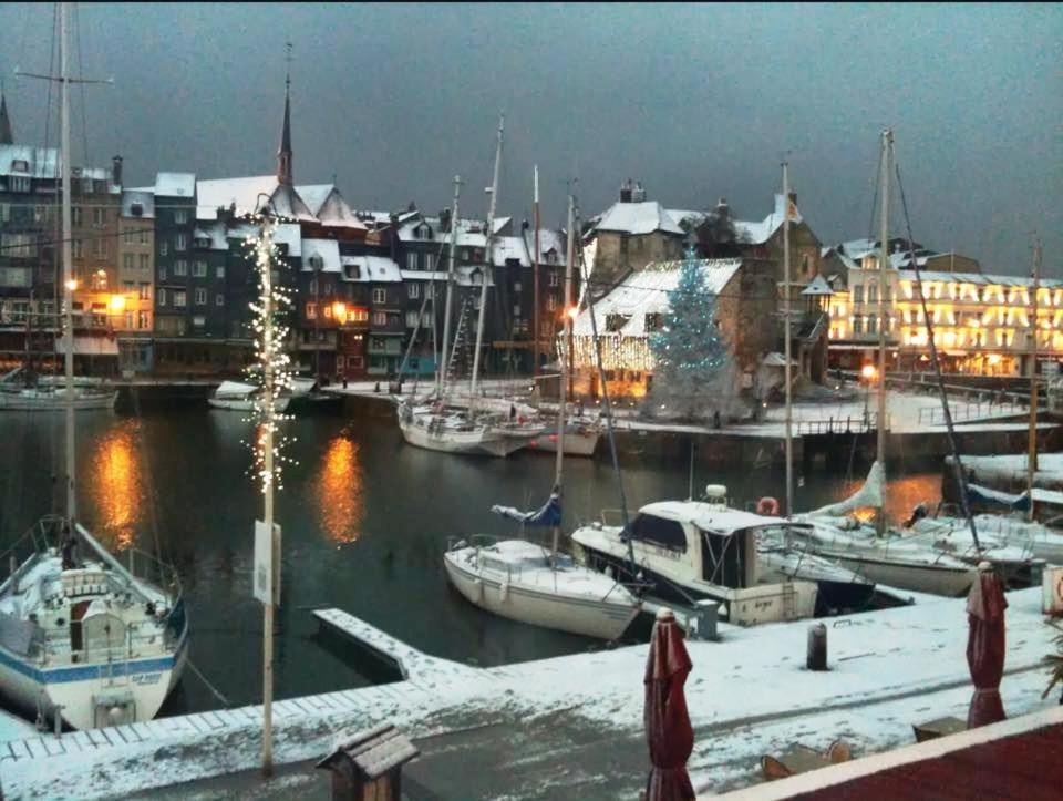 Le Key West Apartment Honfleur Bagian luar foto