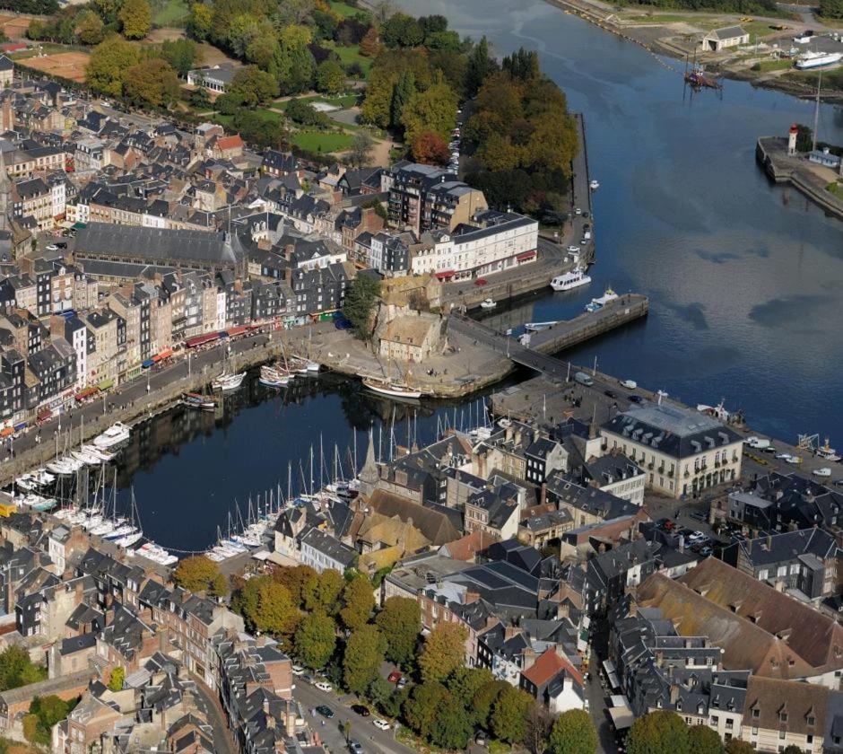 Le Key West Apartment Honfleur Bagian luar foto